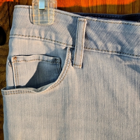 Ava & Viv Light Blue Skinny Jeans 18W Mid Rise Stretch Waistband 5-Pocket Denim - Picture 4 of 15
